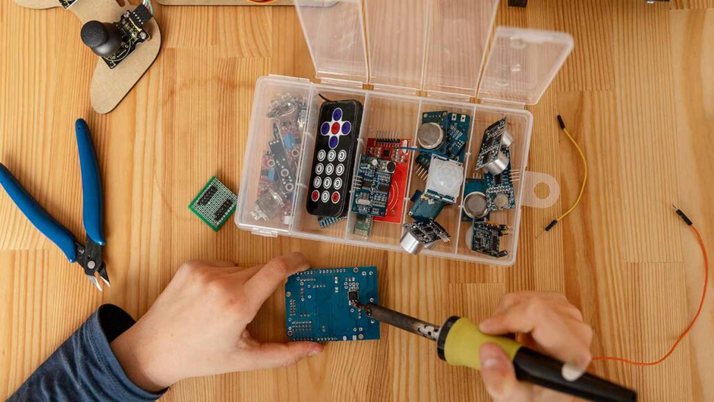 Guía práctica para dominar Electrónica Básica